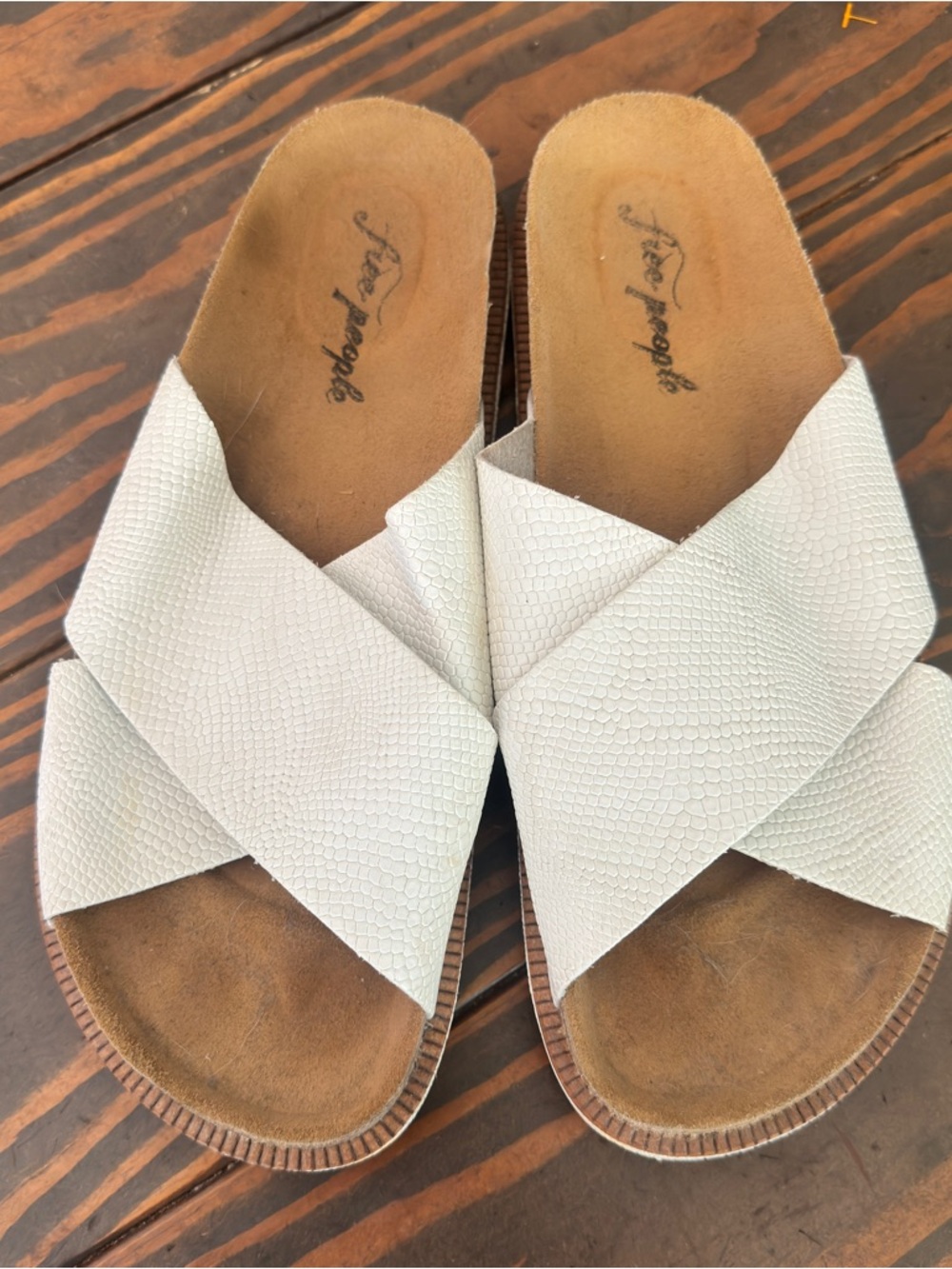Free People Sidelines Footbed Sandals White Lizard Crisscross Size 9 Spain NWOB - Picture 3 of 7